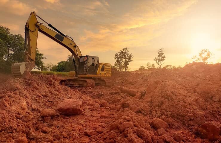 Vantagens de alugar máquinas como retroescavadeira e bobcat para sua obra